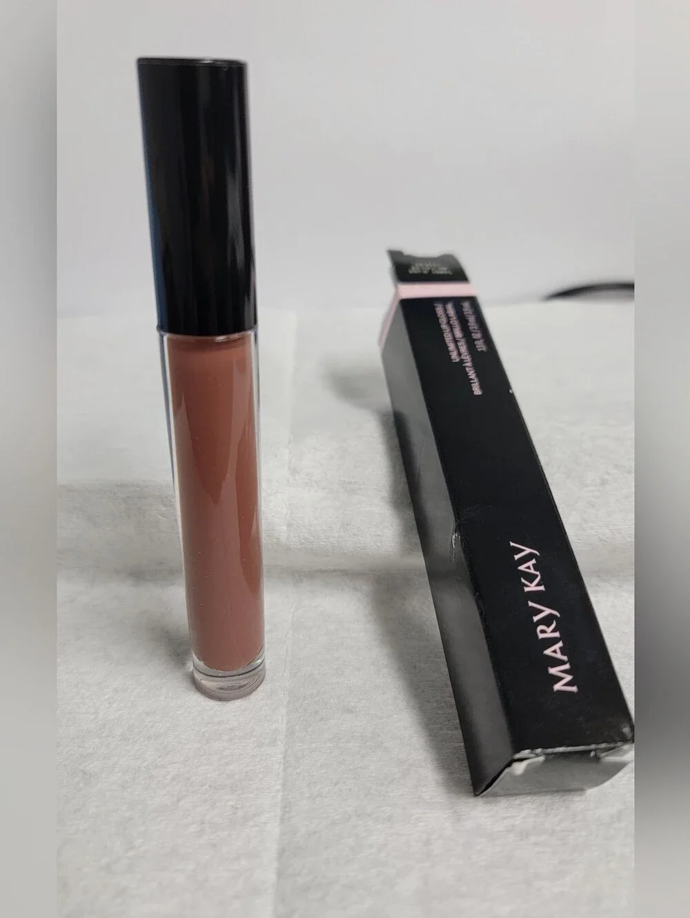 NIB-Mary Kay Unlimited Lip Gloss in the shade Tawny Nude